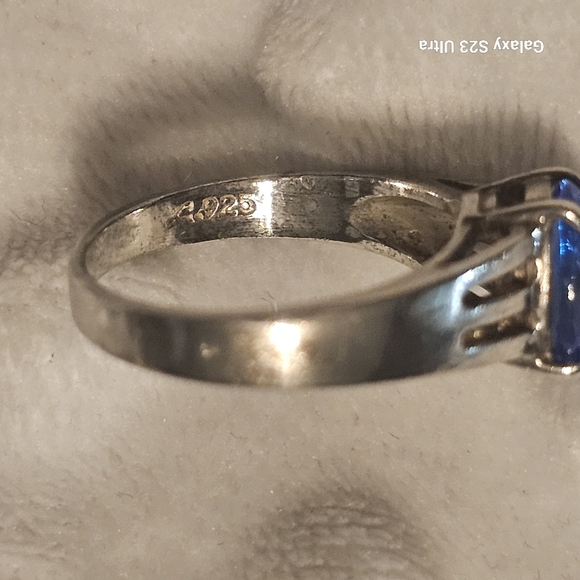 Sterling Silver Ring with Blue Gemstone - Picture 2 of 4